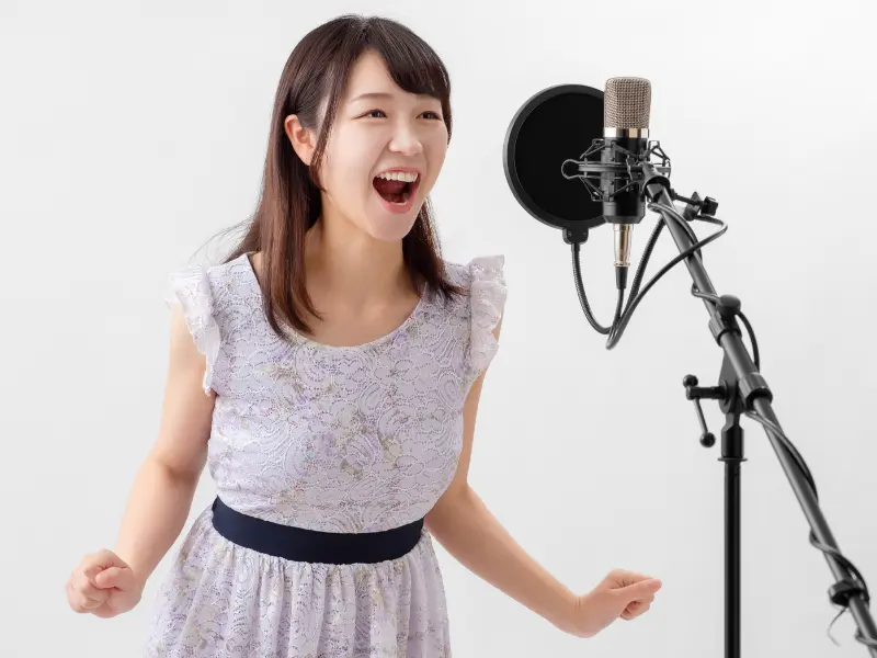 bsl-rec-f1-1 Japanese voice actor recording dialogue for game audio localization